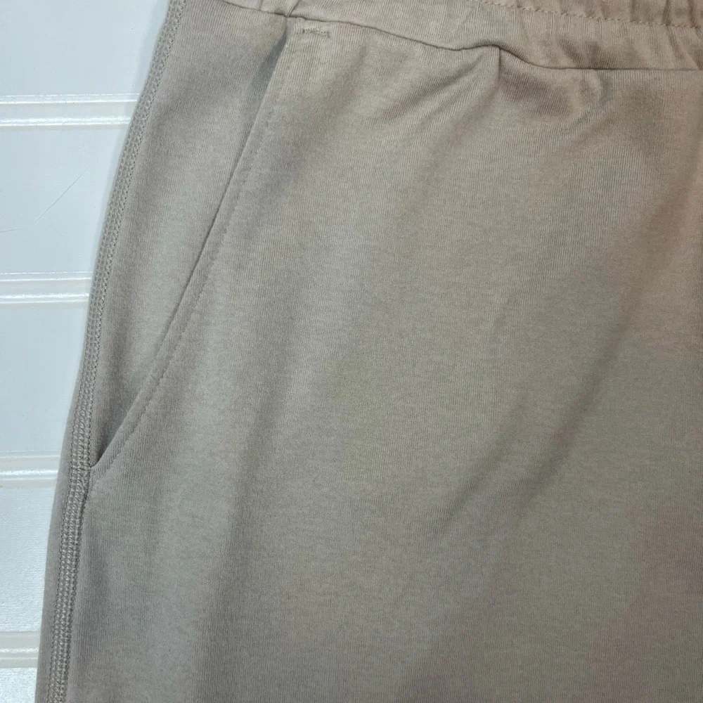 Vuori Women’s Performance Jogger Beige DreamKnit Lounge Pants Medium - Picture 4 of 7